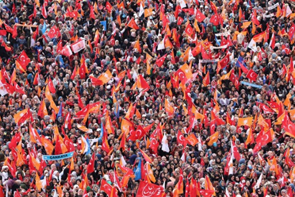 CHP'yi anlamak için üç kelime yeter: Çöp çukur çamur